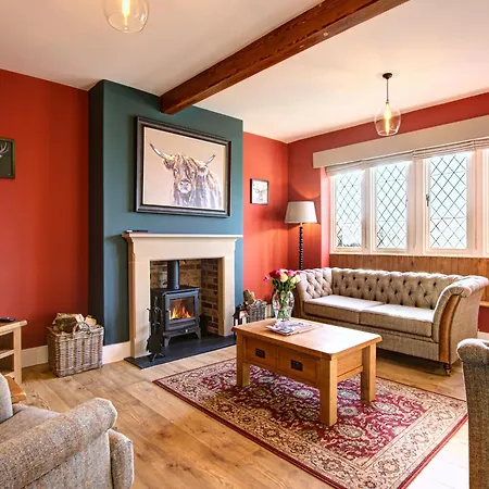 West House بيت للعطل Cowesby