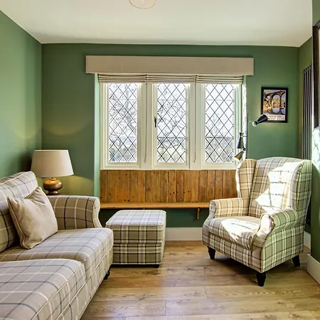 West House Cowesby